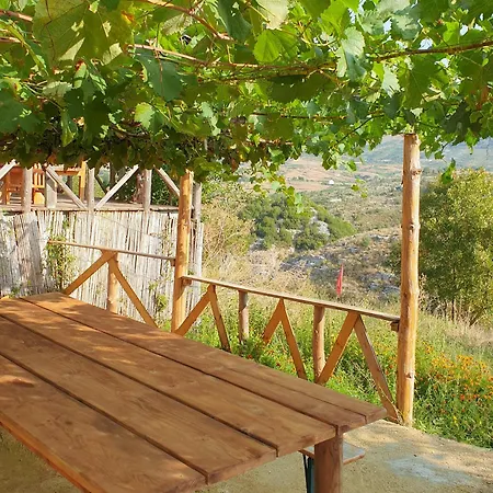On Canyon Tepelene